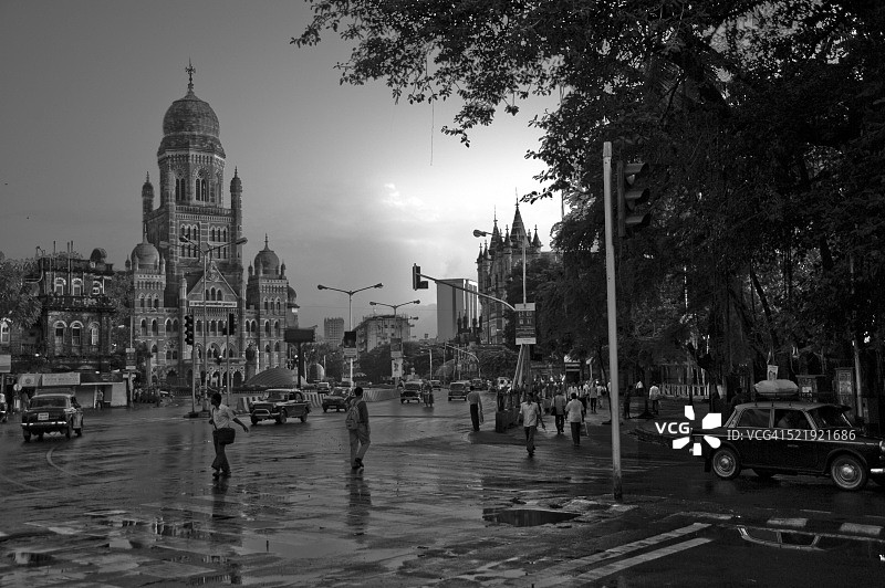 阳光下的孟买市政公司大楼，马哈拉施特拉邦，印度，亚洲图片素材