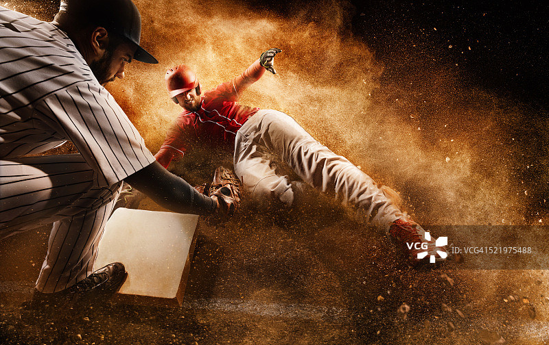 在三垒上滑垒图片素材