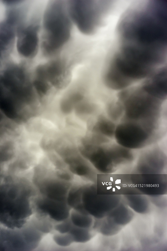 美国伊利诺伊州杜佩奇县惠顿夏季的壮丽天空图片素材