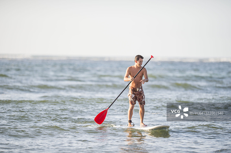 夏威夷桨板冲浪图片素材