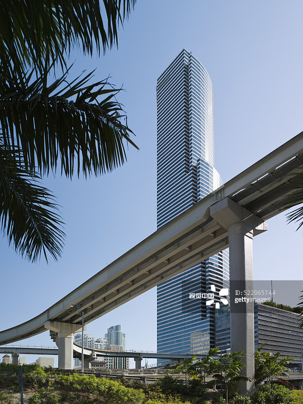 美铁捷运与美国银行大厦图片素材