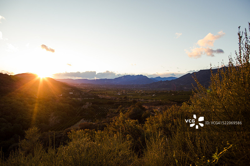 冥想山日落图片素材