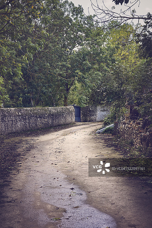 奥哈卡斯特罗村庄的道路图片素材