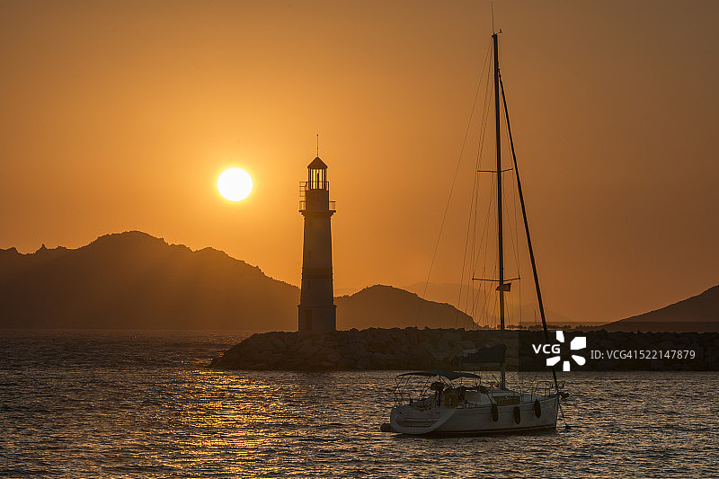 土耳其博德鲁姆，图尔古特雷斯码头灯塔图片素材