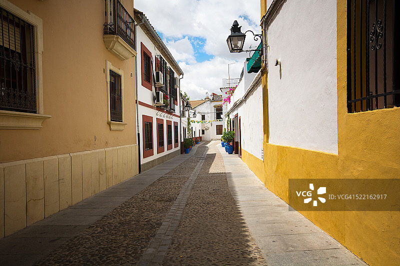 西班牙安达卢西亚科尔多瓦的典型街道图片素材