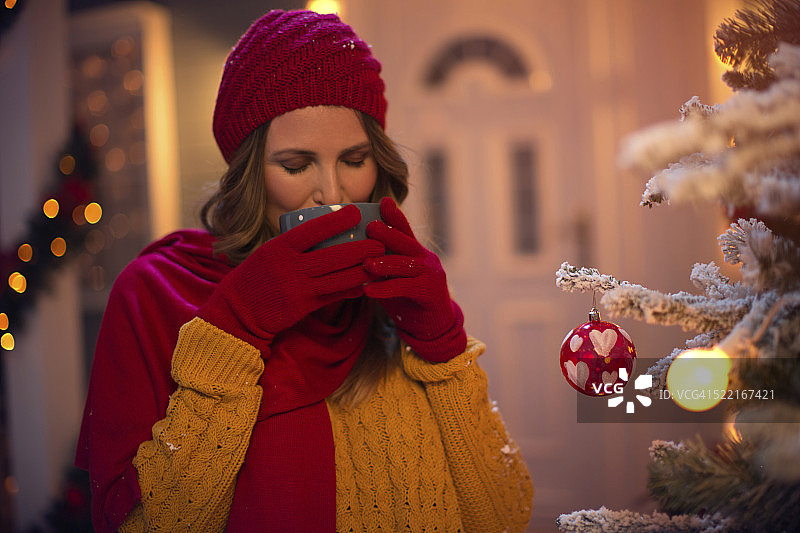 冬季户外女子图片素材