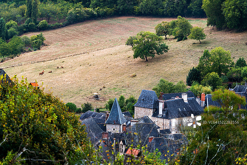 法国利穆赞地区蒂雷讷村鸟瞰图图片素材