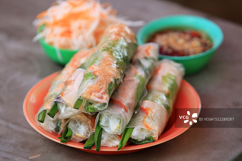 越南沙拉春卷图片素材