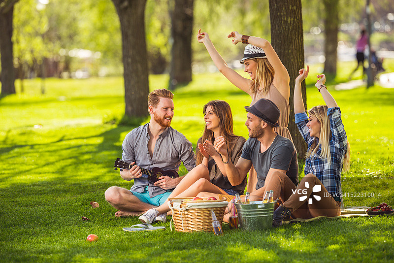 户外聚会图片素材