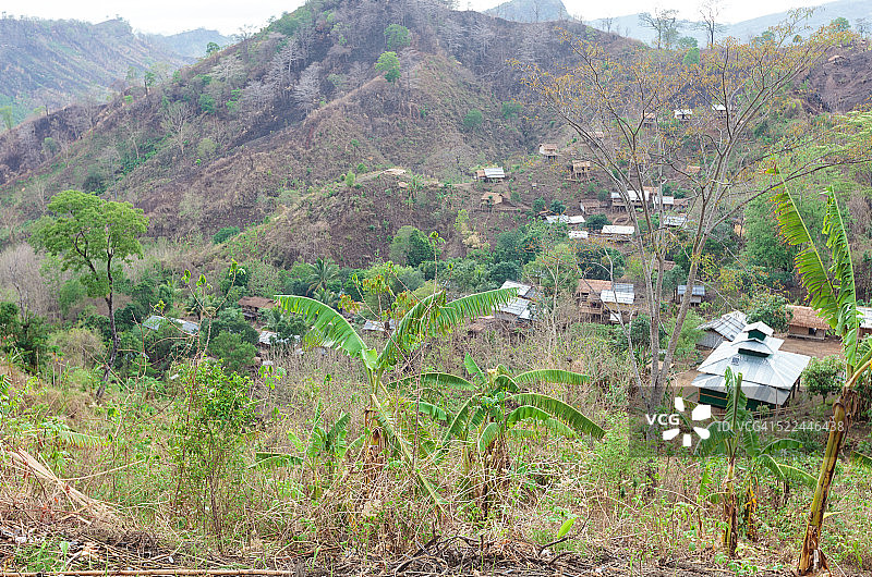 孟加拉国吉大港山区俯瞰的小村庄图片素材