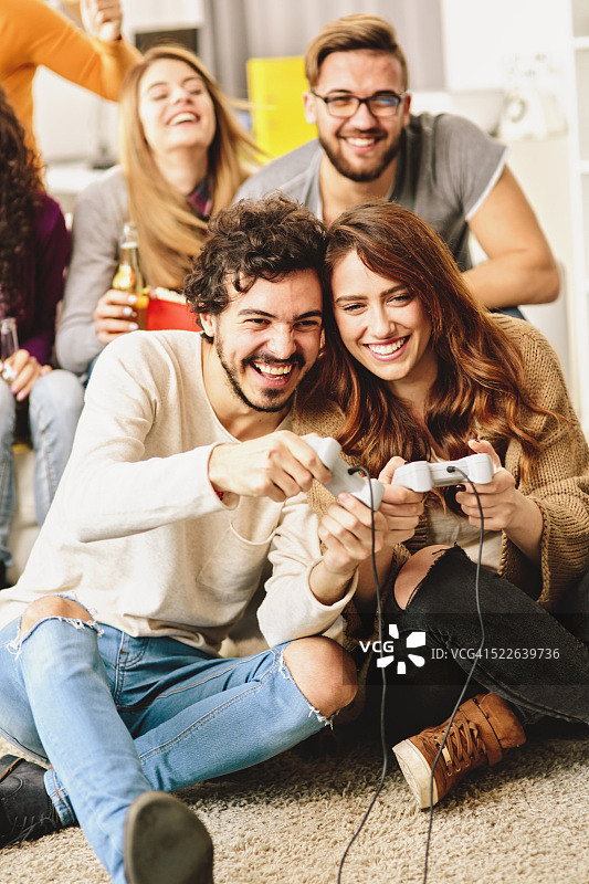 朋友开心图片素材