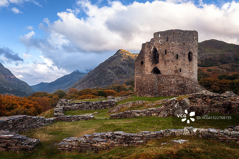 威尔士斯诺多尼亚 Llanberis的Dolbadarn城堡图片素材