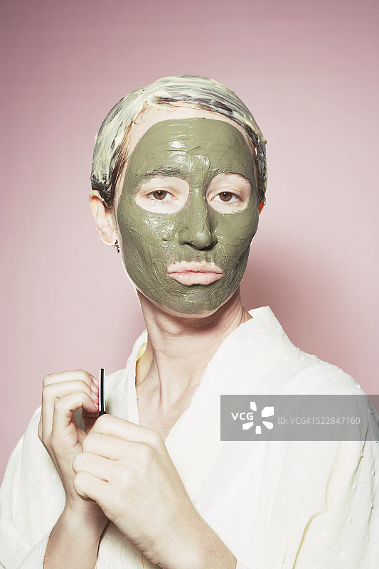 女子做美容护理图片素材