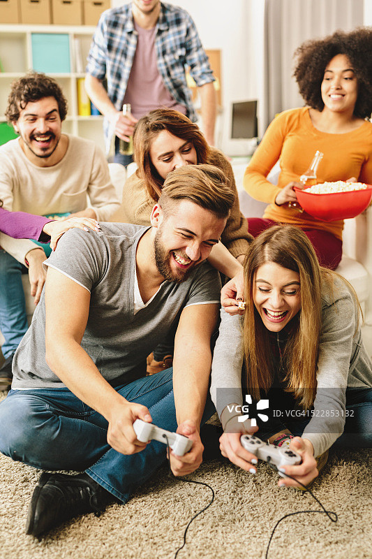 朋友开心图片素材