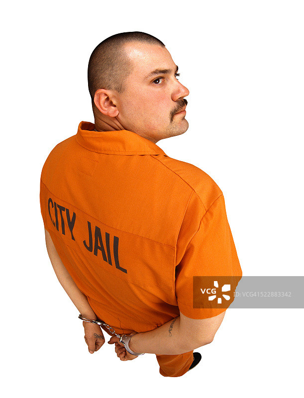 双手反铐的囚犯图片素材