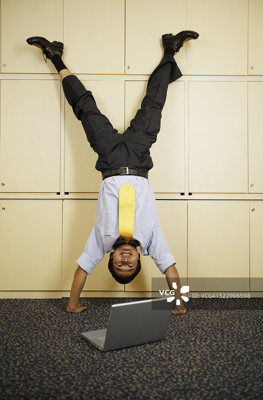 颠倒的商人图片素材