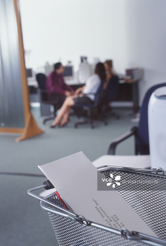 办公室里的信件架图片素材