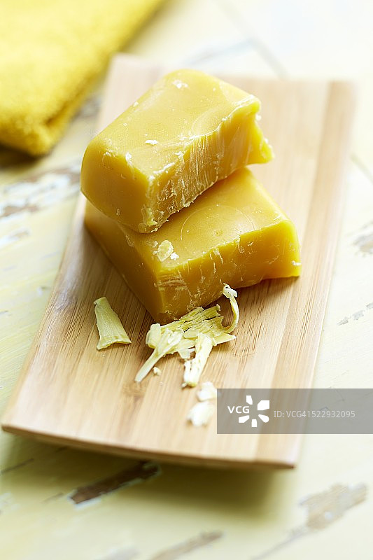 用于脱毛的蜂蜡块图片素材