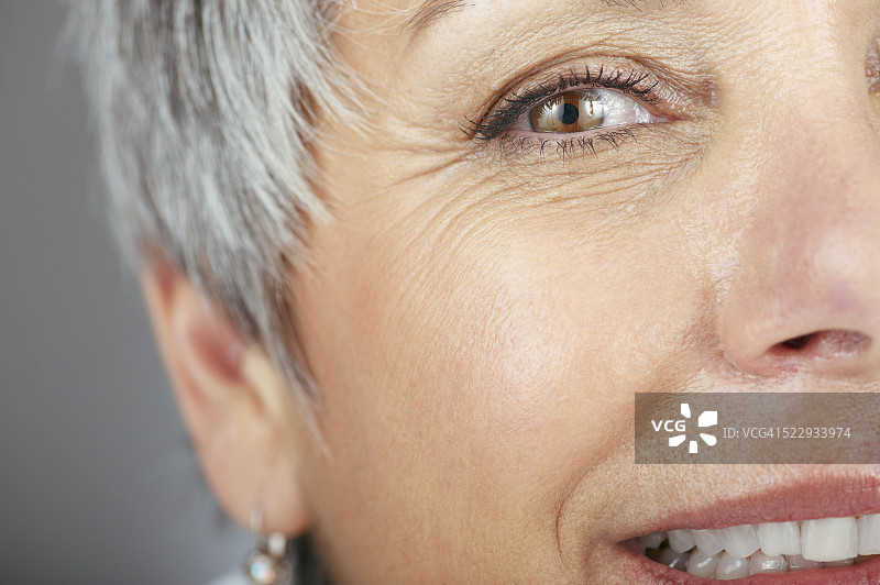 老年妇女图片素材