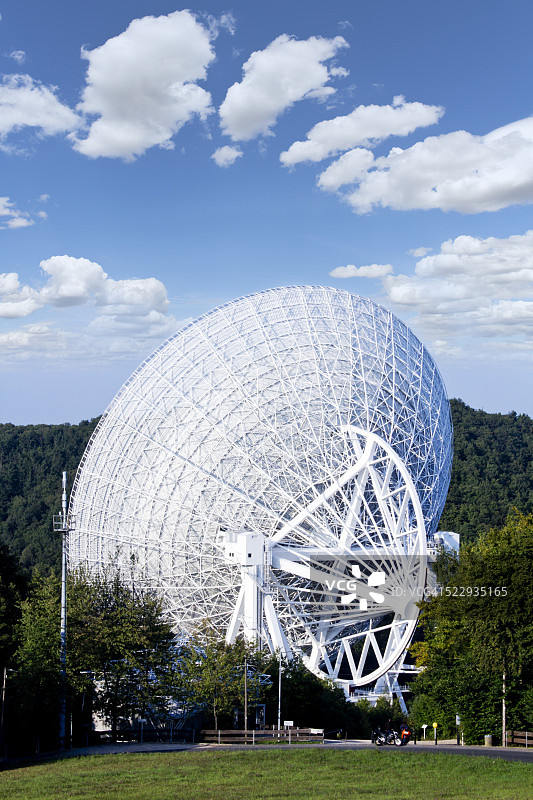 德国北莱茵-威斯特法伦州巴特明斯特艾费尔：埃费尔斯贝格射电望远镜图片素材