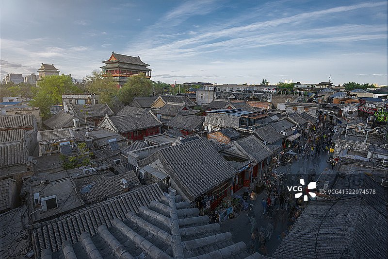 北京鼓楼与烟袋斜街：遍布小店、商贩与餐厅图片素材