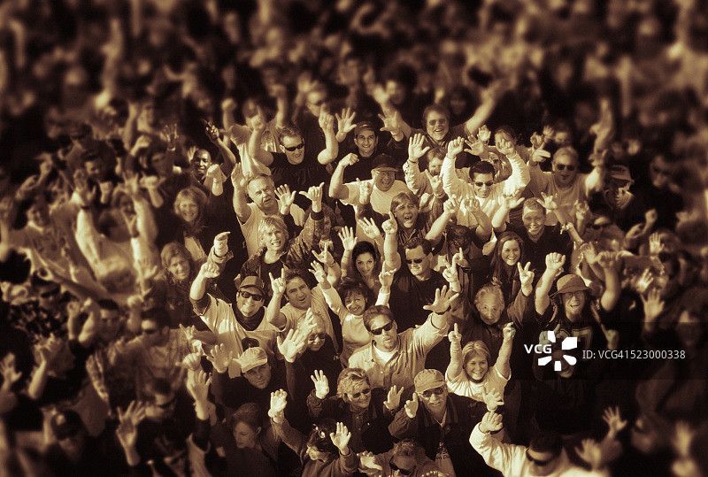 欢呼的人群图片素材