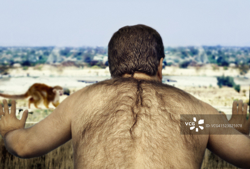 后背多毛的男人图片素材