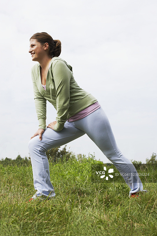 女人拉伸图片素材
