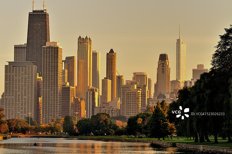 早秋倒影图片素材