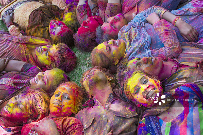 胡里节的彩绘面孔图片素材