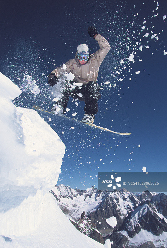 单板滑雪的冒险者图片素材