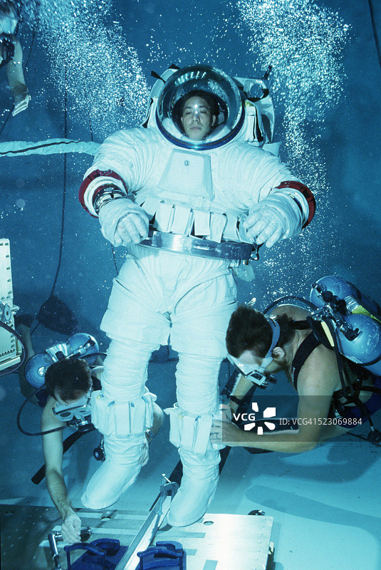 测试新型宇航服图片素材