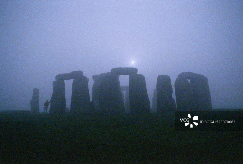 月光下的巨石阵图片素材