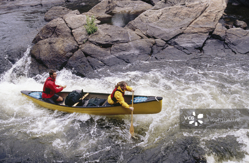 在安大略省帕默斯普林斯划独木舟图片素材