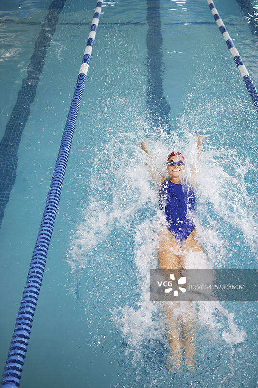 游泳运动员图片素材
