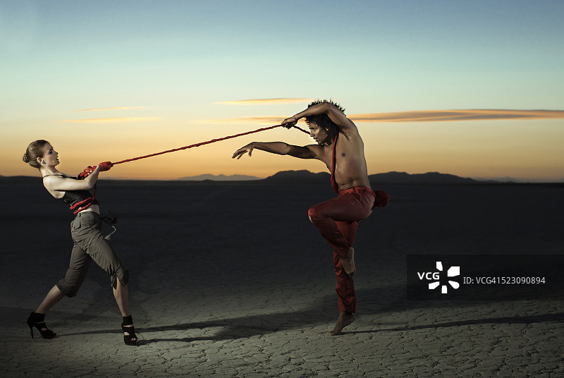 男女现代舞者图片素材