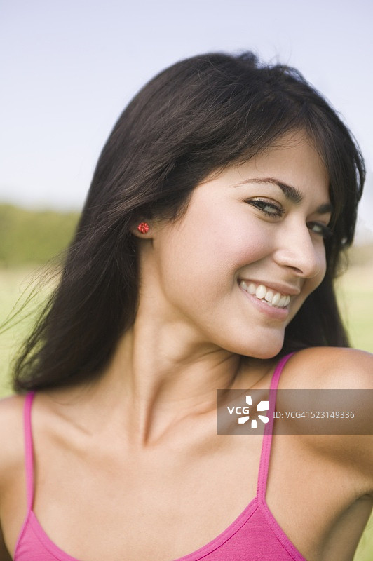 笑容自信的女人图片素材