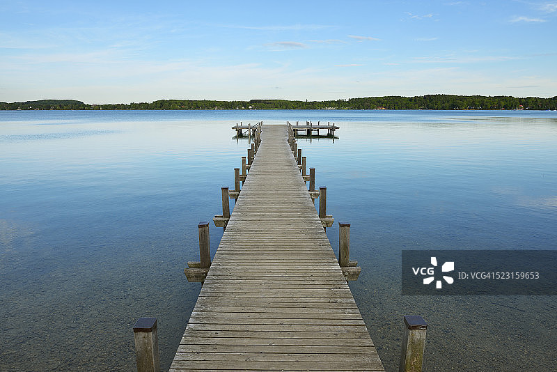 傍晚的木制码头图片素材