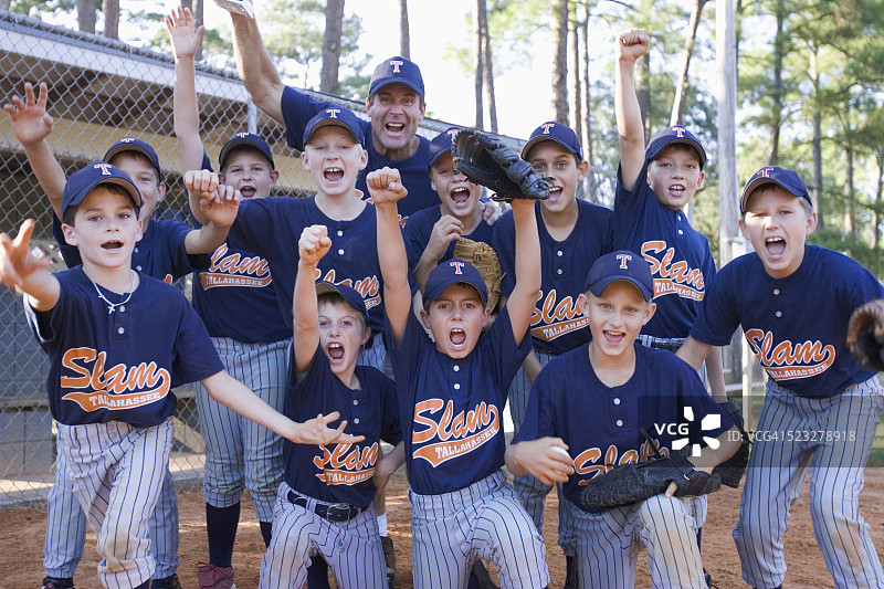 欢呼的小联盟球队图片素材