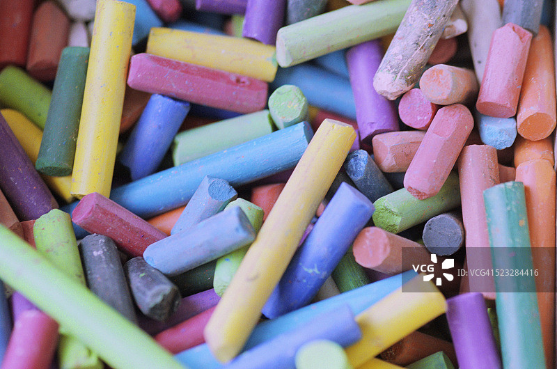 彩色粉笔图片素材