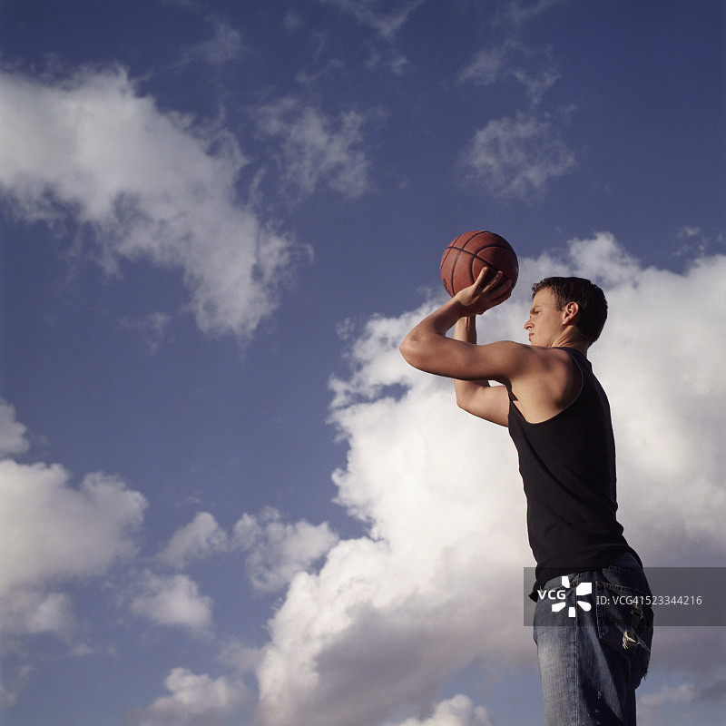 青少年投篮图片素材