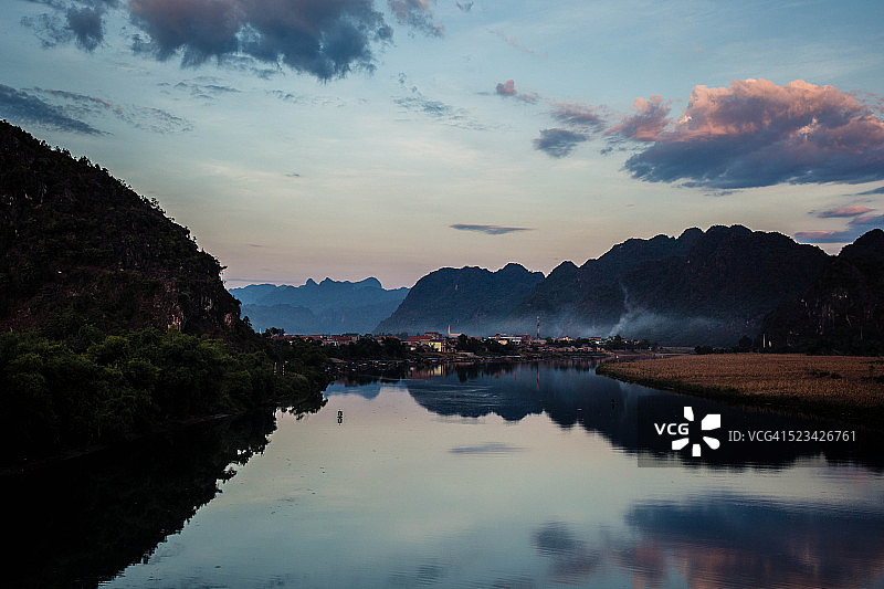 峰牙-己榜国家公园的日出图片素材