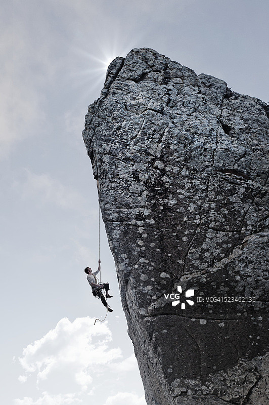 半空中的登山者图片素材