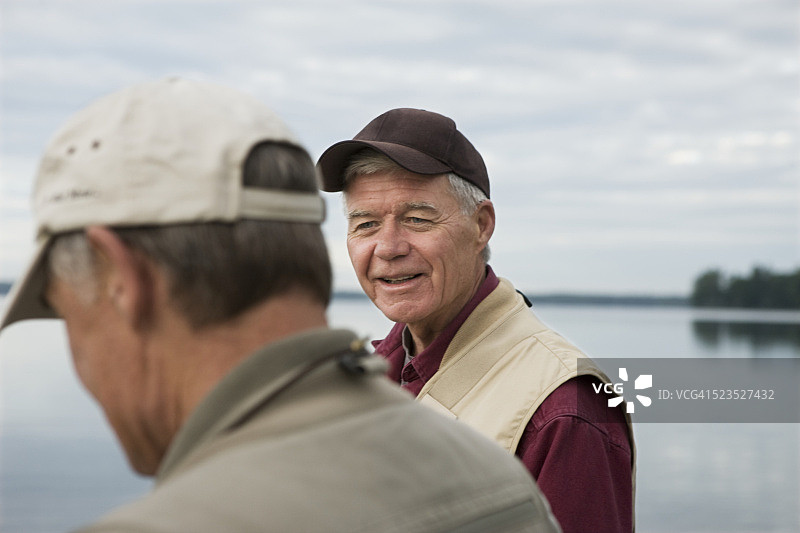 在塞巴戈湖的男士飞蝇钓图片素材
