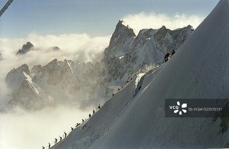 勃朗峰谷地下坡起点图片素材