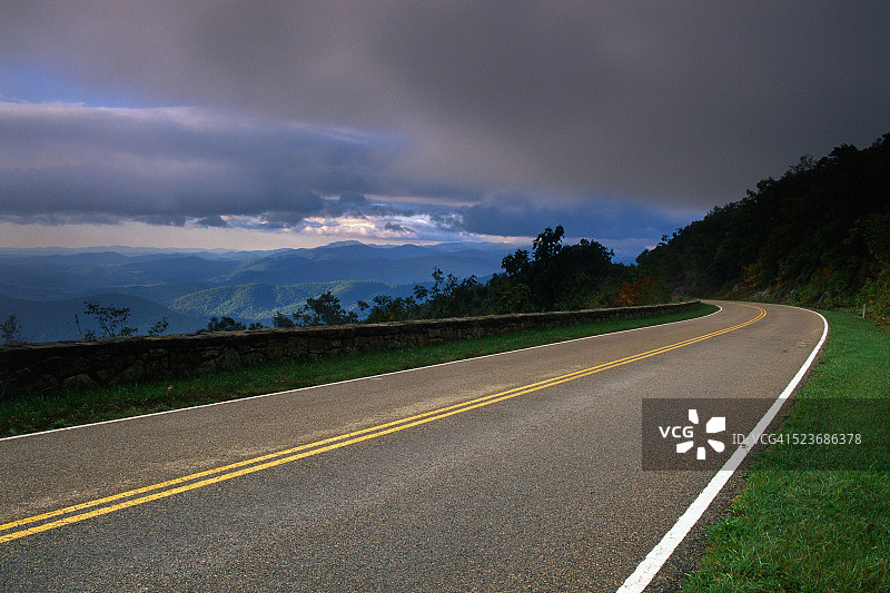 仙纳度国家公园的天际线公路图片素材