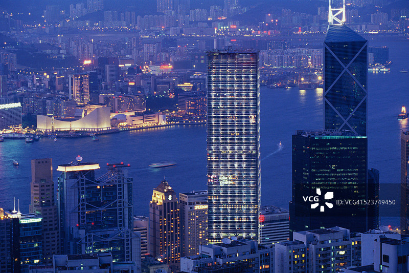 维多利亚港和香港摩天大楼图片素材