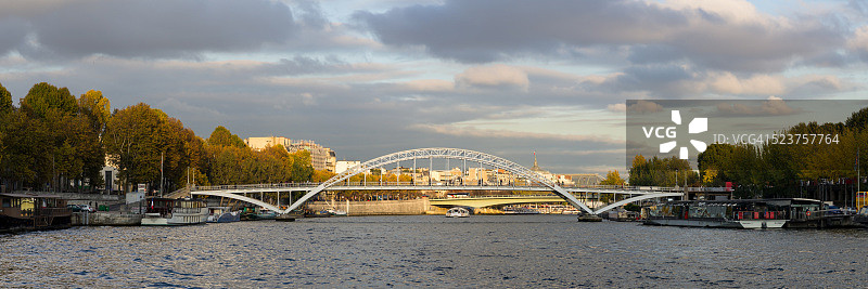 德比耶步道桥图片素材