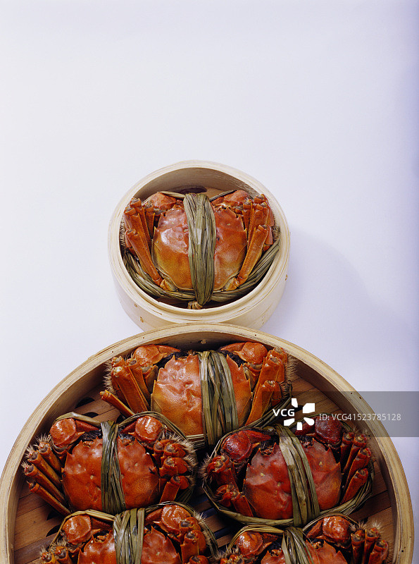 竹笼清蒸大闸蟹图片素材