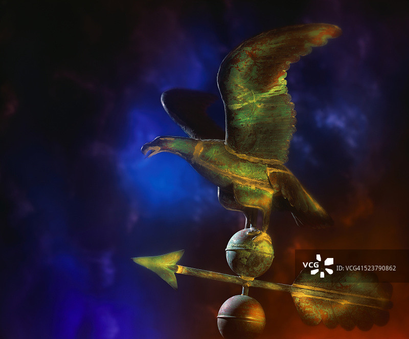 鹰顶风向标图片素材